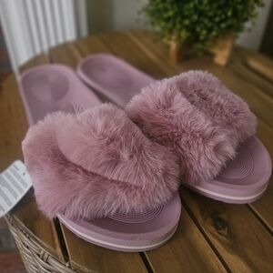 Plush Mauve Fur Slide Slippers